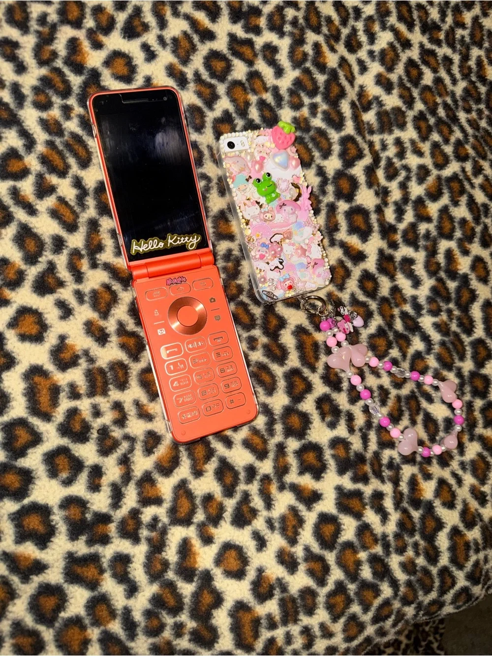 Y2K iPhone SE and Samsung flip phone bestie bundle!!!
